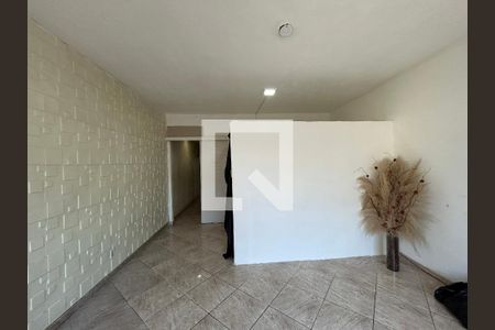 Sala de casa para alugar com 2 quartos, 60m² em Inhaúma, Rio de Janeiro