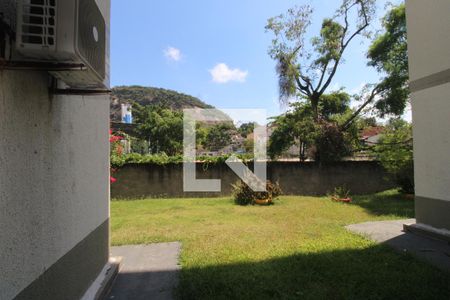 Sala - Vista de apartamento à venda com 2 quartos, 45m² em Anil, Rio de Janeiro