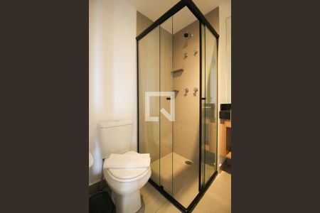 Banheiro de kitnet/studio à venda com 1 quarto, 24m² em Vila Olímpia, São Paulo