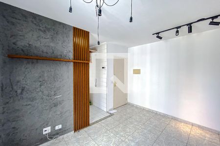 Sala de kitnet/studio para alugar com 1 quarto, 40m² em Liberdade, São Paulo