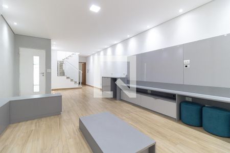 Sala de casa à venda com 3 quartos, 215m² em Vila Gumercindo, São Paulo