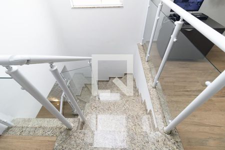 Escada de casa à venda com 3 quartos, 215m² em Vila Gumercindo, São Paulo