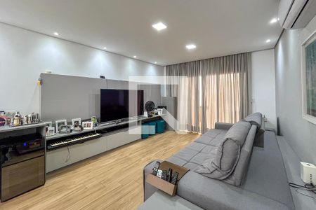 Sala de casa à venda com 3 quartos, 215m² em Vila Gumercindo, São Paulo