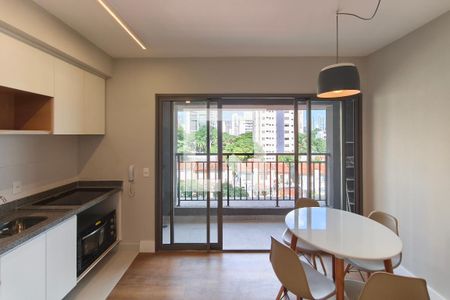 Sala de apartamento à venda com 1 quarto, 43m² em Cambuí, Campinas