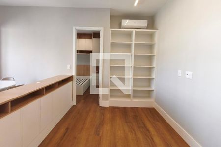 Sala de apartamento à venda com 1 quarto, 43m² em Cambuí, Campinas