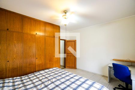 Quarto 01 de casa para alugar com 3 quartos, 400m² em Vila Esperança, São Paulo