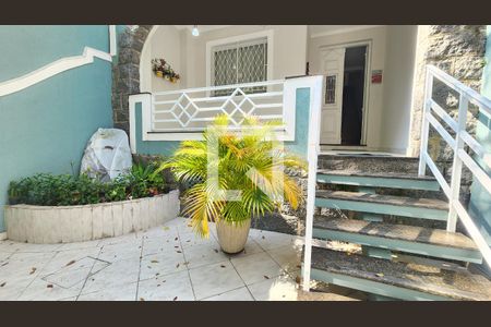 Jardim de casa para alugar com 3 quartos, 211m² em Pompéia, Santos