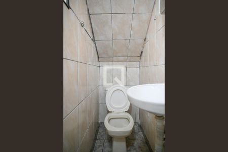 Banheiro de casa para alugar com 1 quarto, 40m² em Vila Santa Teresa (zona Sul), São Paulo