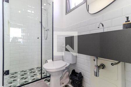 Banheiro de kitnet/studio para alugar com 1 quarto, 22m² em República, São Paulo