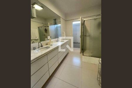 Casa à venda com 4 quartos, 430m² em Bela Aliança, São Paulo