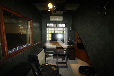 Sala de TV de casa para alugar com 3 quartos, 212m² em Vila Prudente, São Paulo