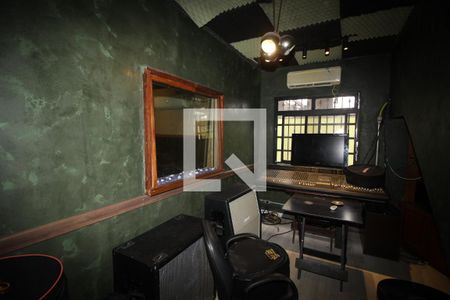 Sala de TV de casa para alugar com 3 quartos, 212m² em Vila Prudente, São Paulo