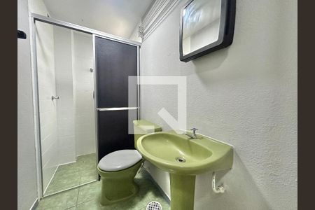 Banheiro de kitnet/studio para alugar com 1 quarto, 34m² em Centro, São Leopoldo