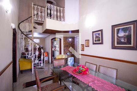 Sala de casa para alugar com 6 quartos, 400m² em Barro Vermelho, São Gonçalo