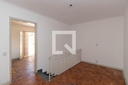 Hall da escada de casa para alugar com 2 quartos, 145m² em Vila Mazzei, São Paulo