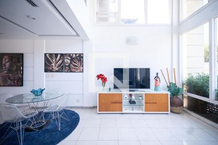 Casa à venda com 4 quartos, 450m² em Barra da Tijuca, Rio de Janeiro