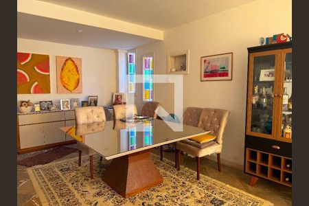 Casa à venda com 3 quartos, 258m² em Piratininga, Niterói