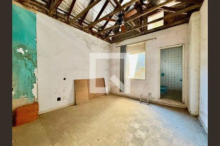 Casa à venda com 5 quartos, 220m² em São Domingos, Niterói