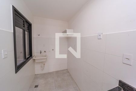 Sala/Cozinha e Área de Serviço de apartamento para alugar com 2 quartos, 44m² em Vila Talarico, São Paulo