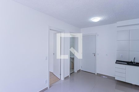 Sala, cozinha e área de serviço de apartamento para alugar com 2 quartos, 35m² em Vila Barreto, São Paulo