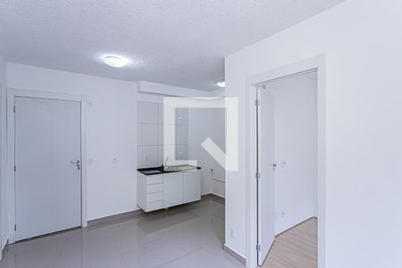 Sala, cozinha e área de serviço de apartamento para alugar com 2 quartos, 35m² em Vila Barreto, São Paulo