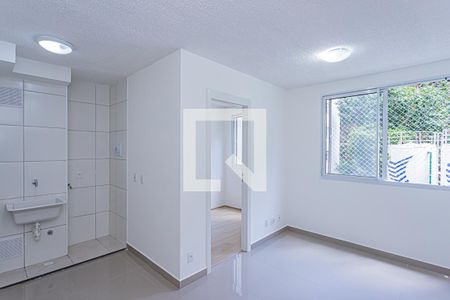 Sala, cozinha e área de serviço de apartamento para alugar com 2 quartos, 35m² em Vila Barreto, São Paulo
