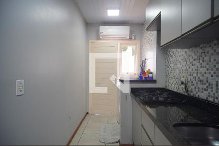 Cozinha de casa de condomínio à venda com 2 quartos, 48m² em Feitoria, São Leopoldo