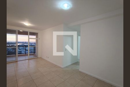 Sala de apartamento à venda com 2 quartos, 69m² em Barra Olímpica, Rio de Janeiro