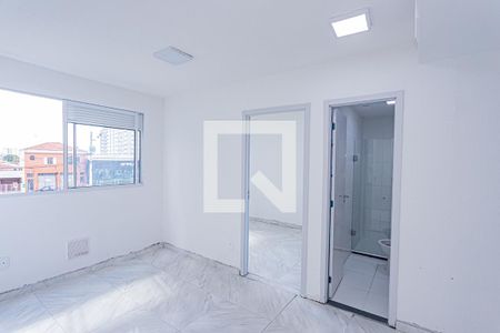 Sala, cozinha e área de serviço de apartamento para alugar com 2 quartos, 33m² em Vila Pereira Cerca, São Paulo