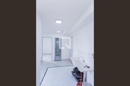 Sala, cozinha e área de serviço de apartamento para alugar com 2 quartos, 33m² em Vila Pereira Cerca, São Paulo