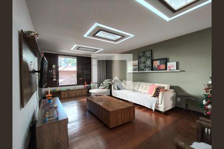 Sala de casa à venda com 4 quartos, 307m² em Grajaú, Rio de Janeiro