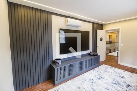 Sala de TV de casa de condomínio à venda com 6 quartos, 542m² em Alphaville Residencial Dois, Barueri