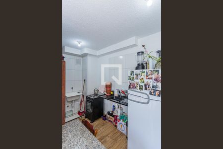 Sala, cozinha e área de serviço de apartamento para alugar com 2 quartos, 36m² em Vila Barreto, São Paulo