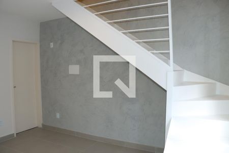 Casa de Condomínio para alugar com 2 quartos, 50m² em Chácara Tropical (caucaia do Alto), Cotia