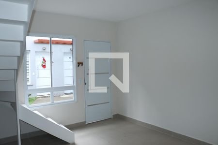 Casa de Condomínio para alugar com 2 quartos, 50m² em Chácara Tropical (caucaia do Alto), Cotia