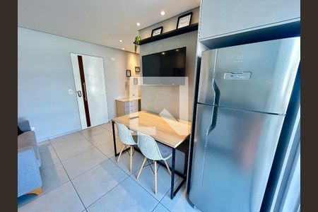 Sala e cozinha  de kitnet/studio para alugar com 1 quarto, 38m² em Vila Augusta, Guarulhos