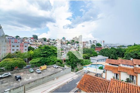 Quarto 1 de apartamento para alugar com 2 quartos, 51m² em João Pinheiro, Belo Horizonte
