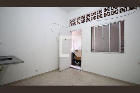 Sala/Cozinha de casa para alugar com 1 quarto, 25m² em Jardim Piracuama, São Paulo