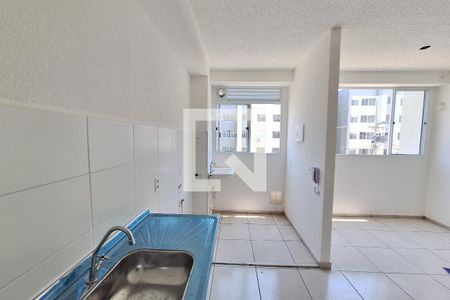 Cozinha de apartamento para alugar com 2 quartos, 42m² em Vila Ouro Preto, Duque de Caxias