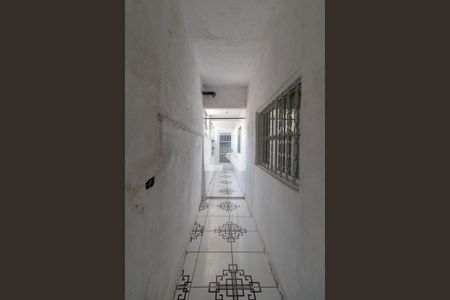 Corredor de casa à venda com 3 quartos, 150m² em Conjunto Habitacional Aguia de Haia, São Paulo