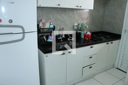 Apartamento para alugar com 2 quartos, 42m² em Jardim Valo Verde, Embu das Artes