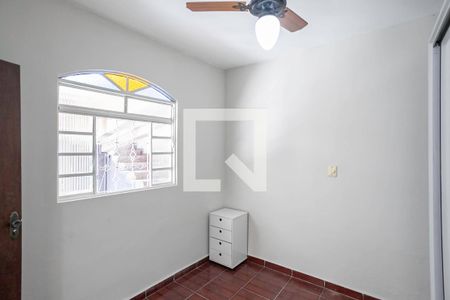 Quarto 2 de casa para alugar com 3 quartos, 300m² em Novo Glória, Belo Horizonte