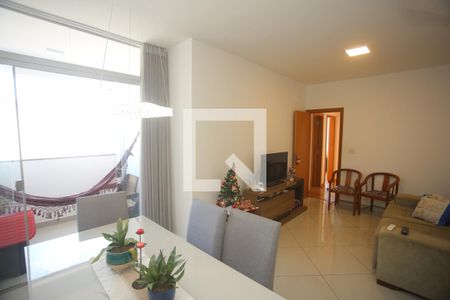 Sala de apartamento para alugar com 3 quartos, 80m² em Padre Eustáquio, Belo Horizonte