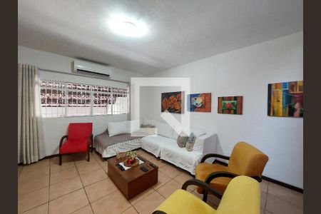Sala de casa à venda com 3 quartos, 220m² em Jardim Ubirajara, São Paulo