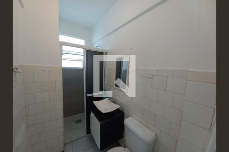 Banheiro de apartamento para alugar com 1 quarto, 46m² em Centro, São Vicente