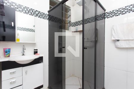 Banheiro  de casa à venda com 1 quarto, 150m² em Vila Carmosina, São Paulo