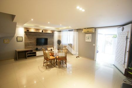 Sala de casa de condomínio à venda com 3 quartos, 119m² em Jacarepaguá, Rio de Janeiro