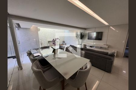 Sala de jantar e TV de apartamento à venda com 3 quartos, 179m² em Santo Antônio, Belo Horizonte