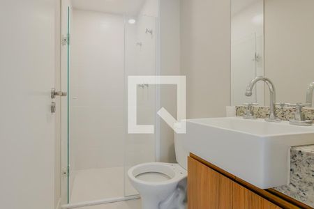 Banheiro de kitnet/studio para alugar com 1 quarto, 25m² em Pinheiros, São Paulo