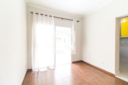 Sala de casa para alugar com 2 quartos, 80m² em Jardim Hélio Fugagnolli, Ferraz de Vasconcelos